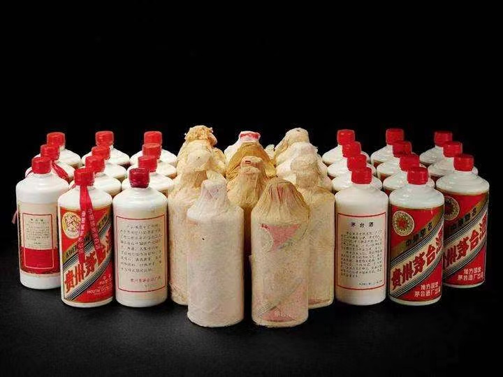 峰峰矿日照岚山回收酒价格哪里回收(附近上门回收茅台酒）?